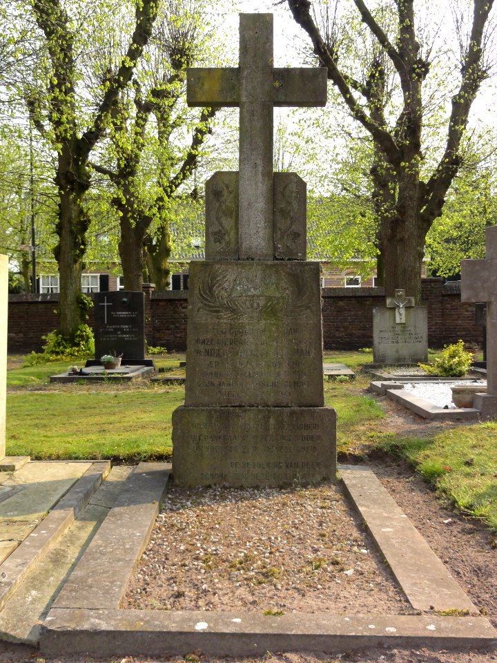Reek (Landerd) grave of a soldier