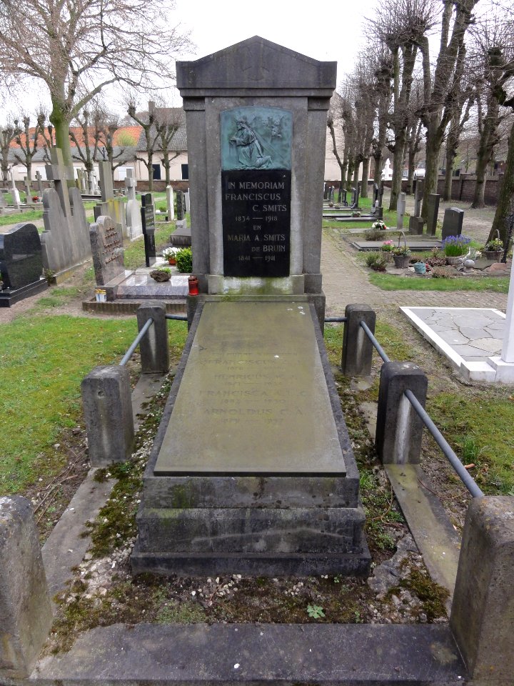 Reek (Landerd) graf F.C.Smits junior (1834-1918) en kinderen (orgelbouwerswfamilie)