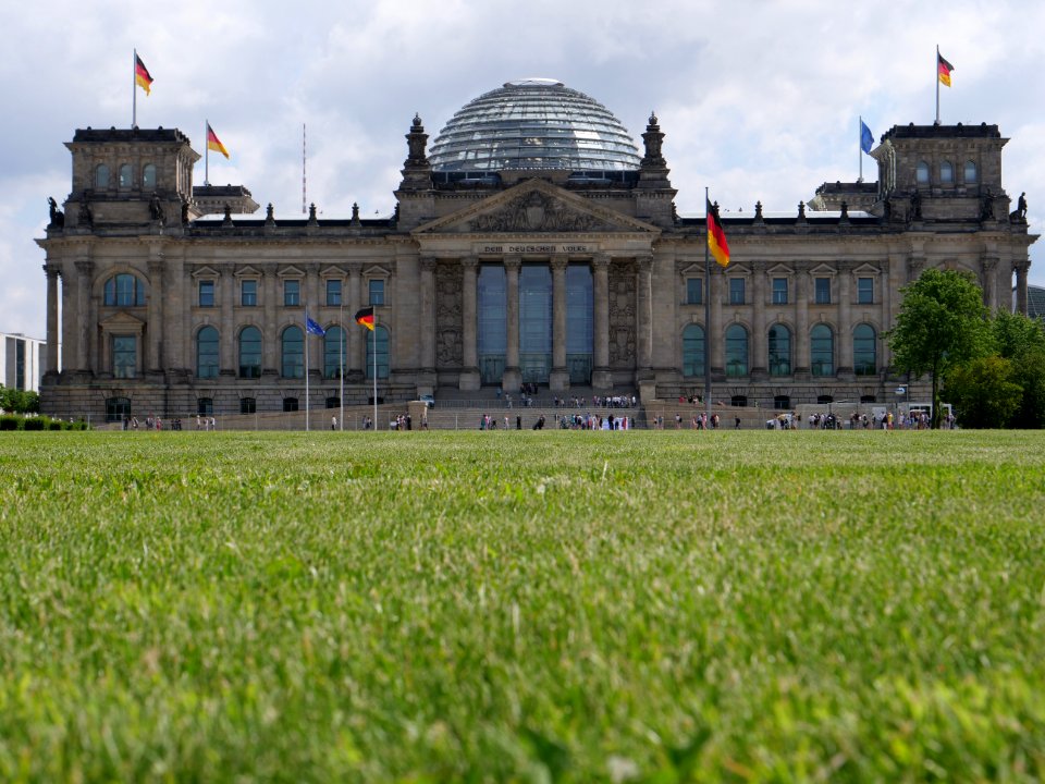 Reichstag building from west in june 2019 05