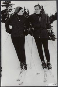 Reeks 017-1073 tm 017-1074 Beatrix en Claus skieen in Gstaad, Bestanddeelnr 017-1073
