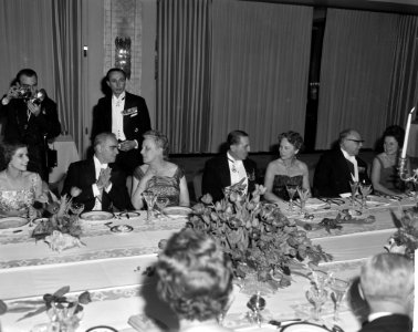 Regeringsdiner t.g.v. van de Griekse President. V.l.n.r. Minister-president Cara, Bestanddeelnr 914-8784