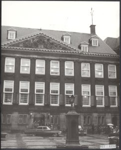Reeks 017-1182 tm 017-1183 buitenzijde stadhuis Amsterdam, Bestanddeelnr 017-1182