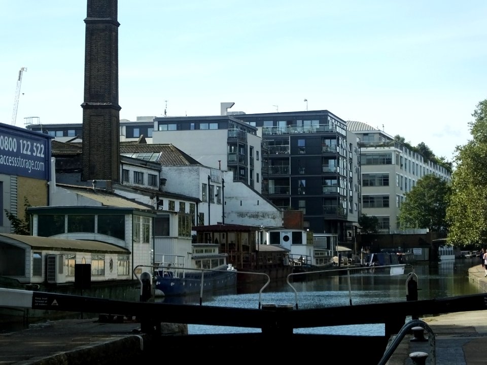 Regent's Canal, Sturt's Lock, Hackney 3427