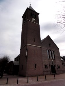 Reek (Landerd) Rijksmonument 519141 kerk H. Antonius Abt, schuin links voor