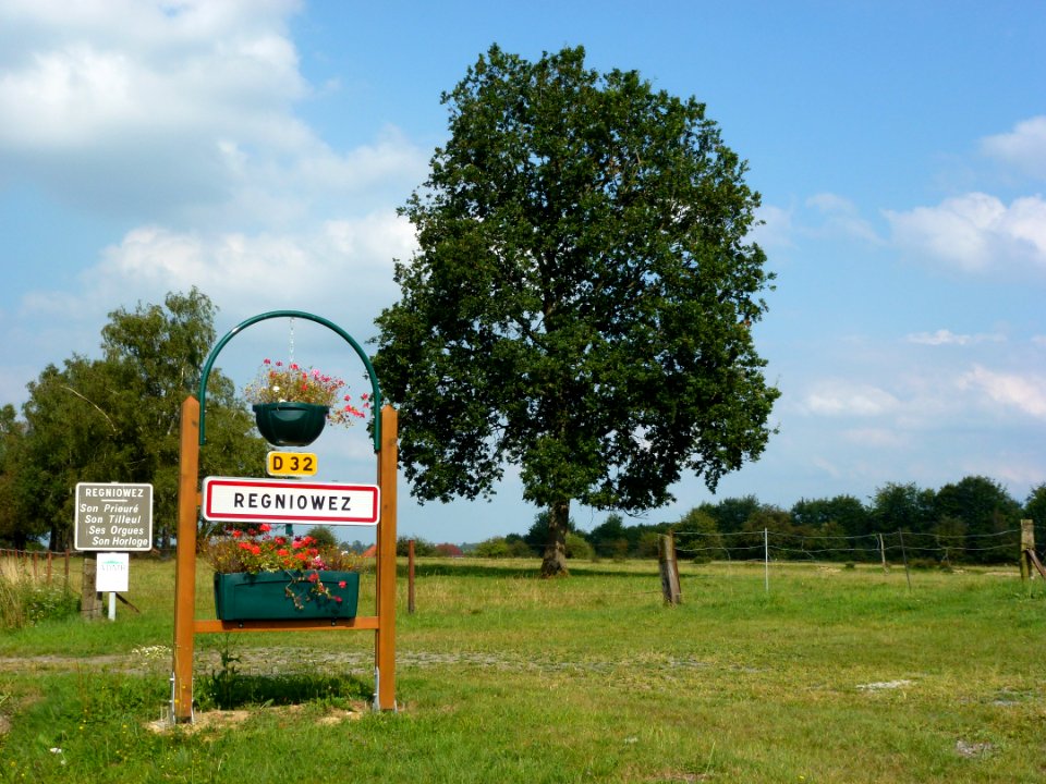 Regniowez (Ardennes) City limit sign Regniowez