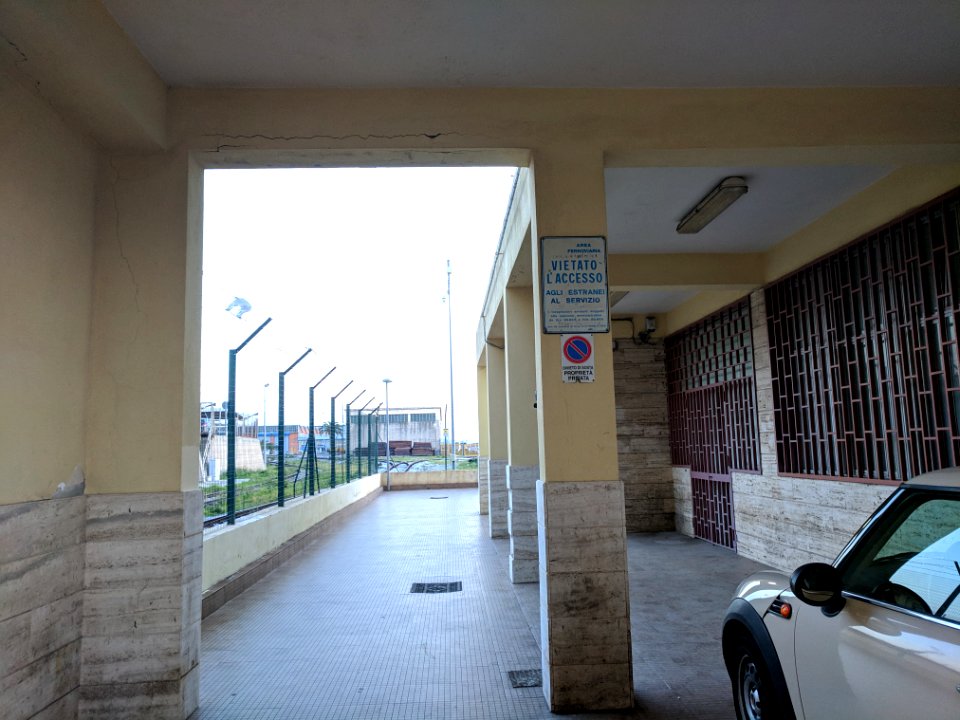 Reggio Calabria - stazione OMECA - ingresso