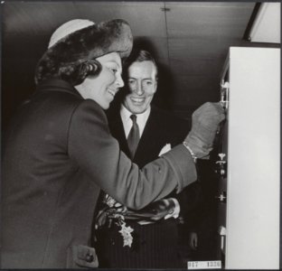 Reeks 017-1335 tm 017-1337 Beatrix en Claus openen de Rotterdamse metrolijn, Bestanddeelnr 017-1336