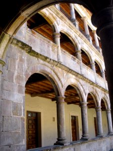 Puelles - Monasterio de Santa María de Valdediós - Claustro 11