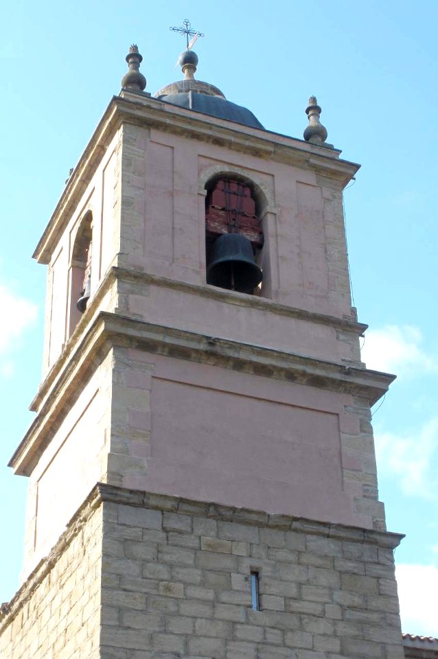 Puente la Reina - Iglesia de San Pedro 01