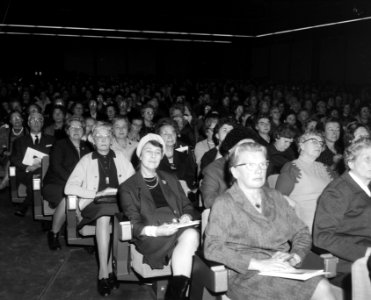 Publiek tijdens het forum, Bestanddeelnr 918-4909