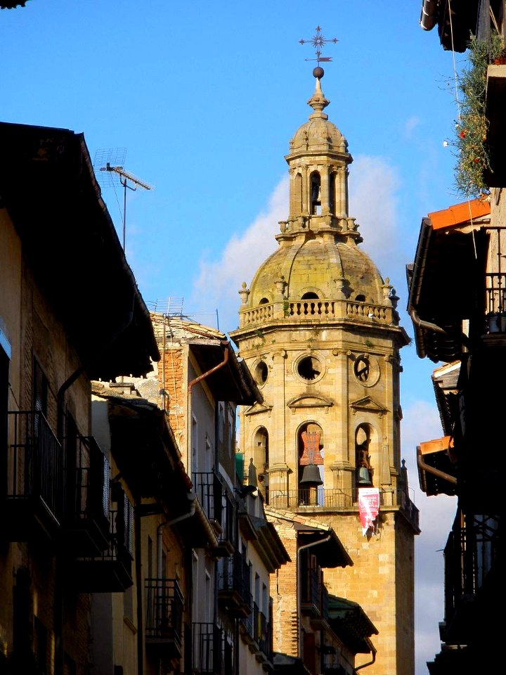 Puente la Reina - Iglesia de Santiago 17