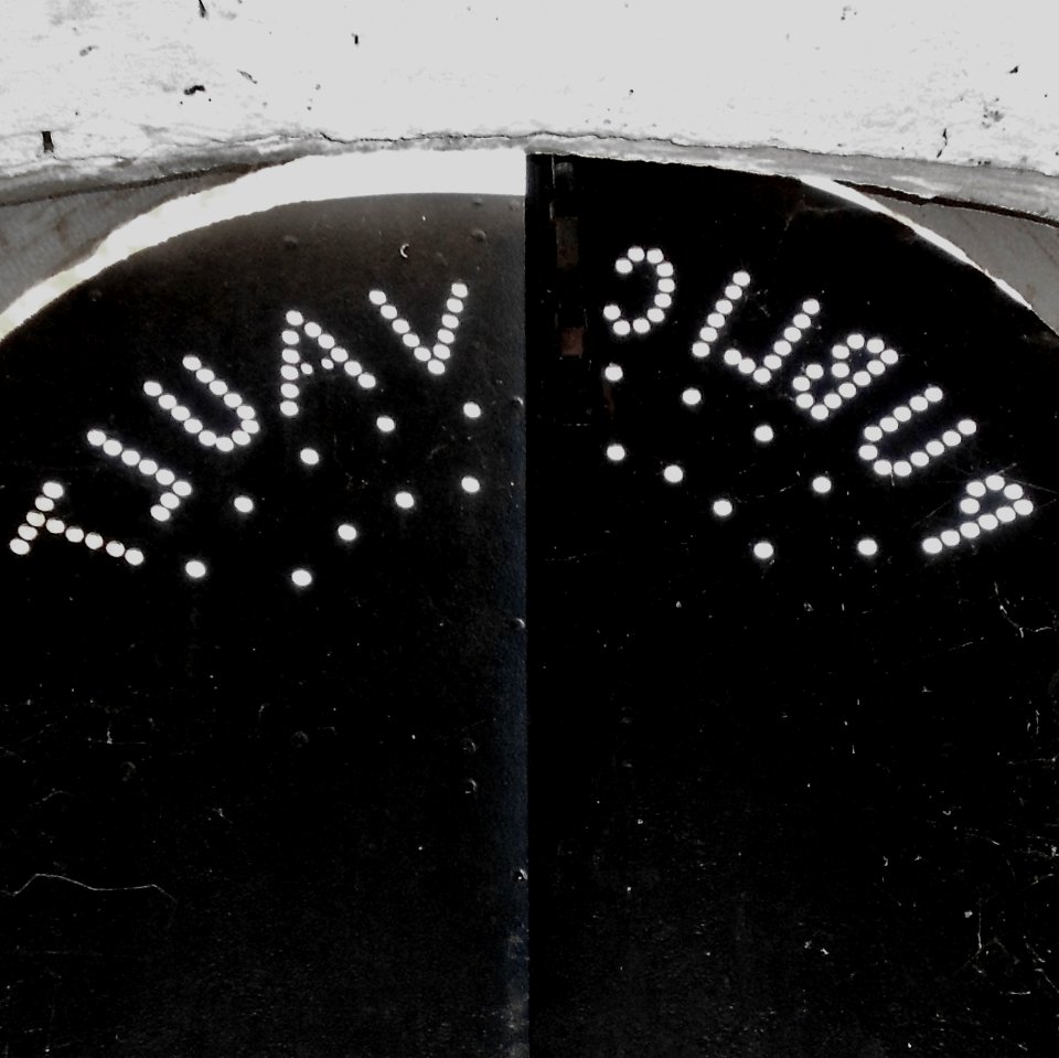 Public Vault Cong Cem vent holes