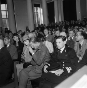Publiek in de zaal van het Bijzonder Gerechtshof te Den Haag tijdens het proces , Bestanddeelnr 900-7513