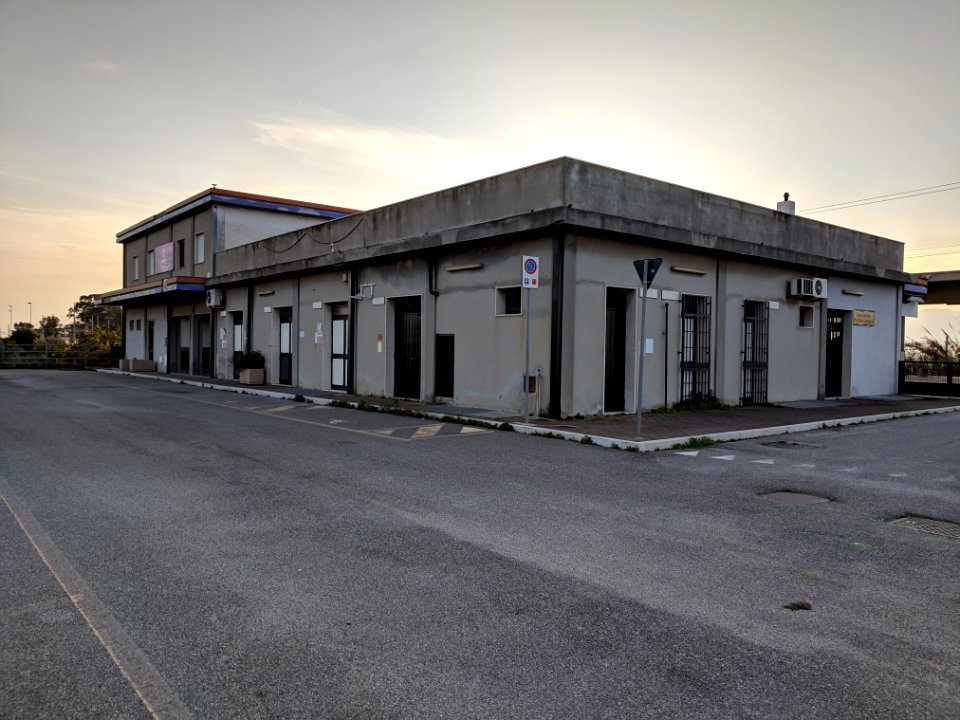 Reggio Calabria - stazione San Gregorio - fabbricato viaggiatori