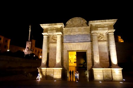 Puerta del Puente at night - Córdoba, Spain - DSC07257