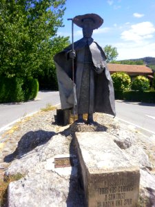 Puente la Reina - Monumento al Peregrino 2
