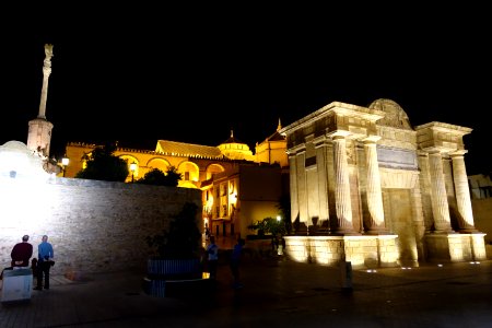 Puerta del Puente at night - Córdoba, Spain - DSC07262