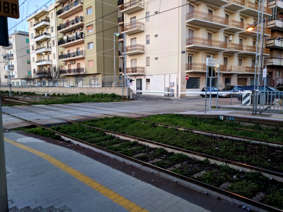 Reggio Calabria - stazione OMECA - passaggio a livello