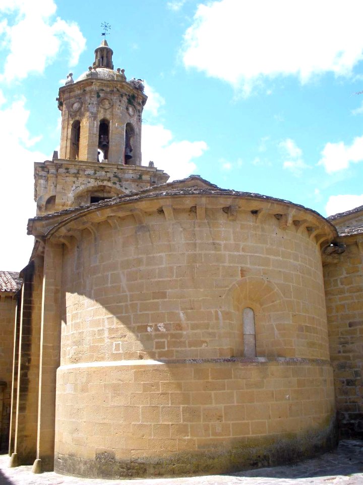Puente la Reina - Iglesia del Crucifijo 03