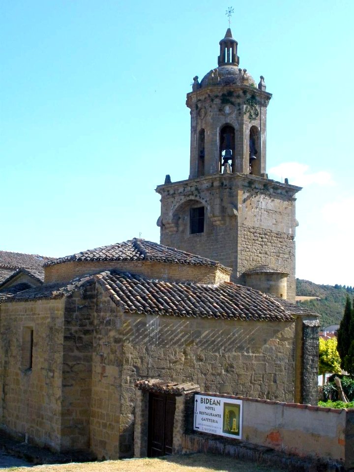 Puente la Reina - Iglesia del Crucifijo 05