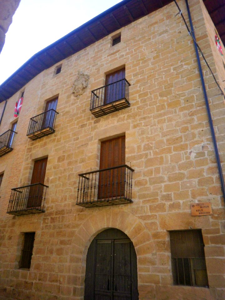 Puente la Reina - Portal de Suso 1