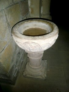 Puente la Reina - Iglesia del Crucifijo, interior 01