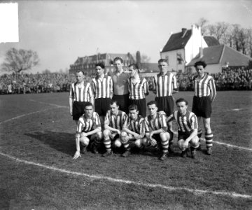 PSV tegen Limburgia 1-2. Elftal PSV, Bestanddeelnr 934-7010