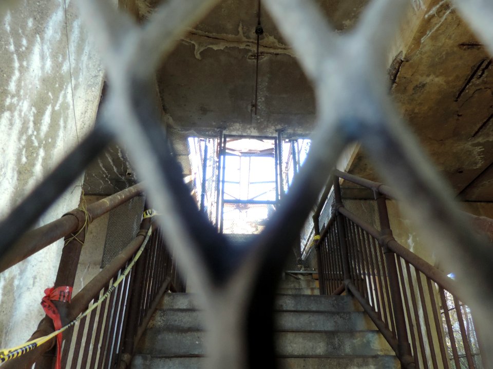Pt Richmond Av SIRT staircase jeh