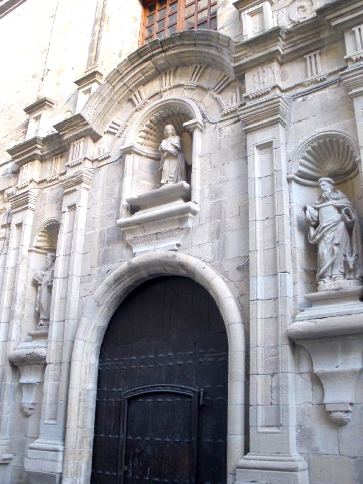 Puente la Reina - Antiguo Convento de la Trinidad 2