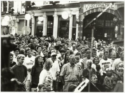 Publiek op de Riviervismarkt tijdens Haarlem Jazz., NL-HlmNHA 54035379