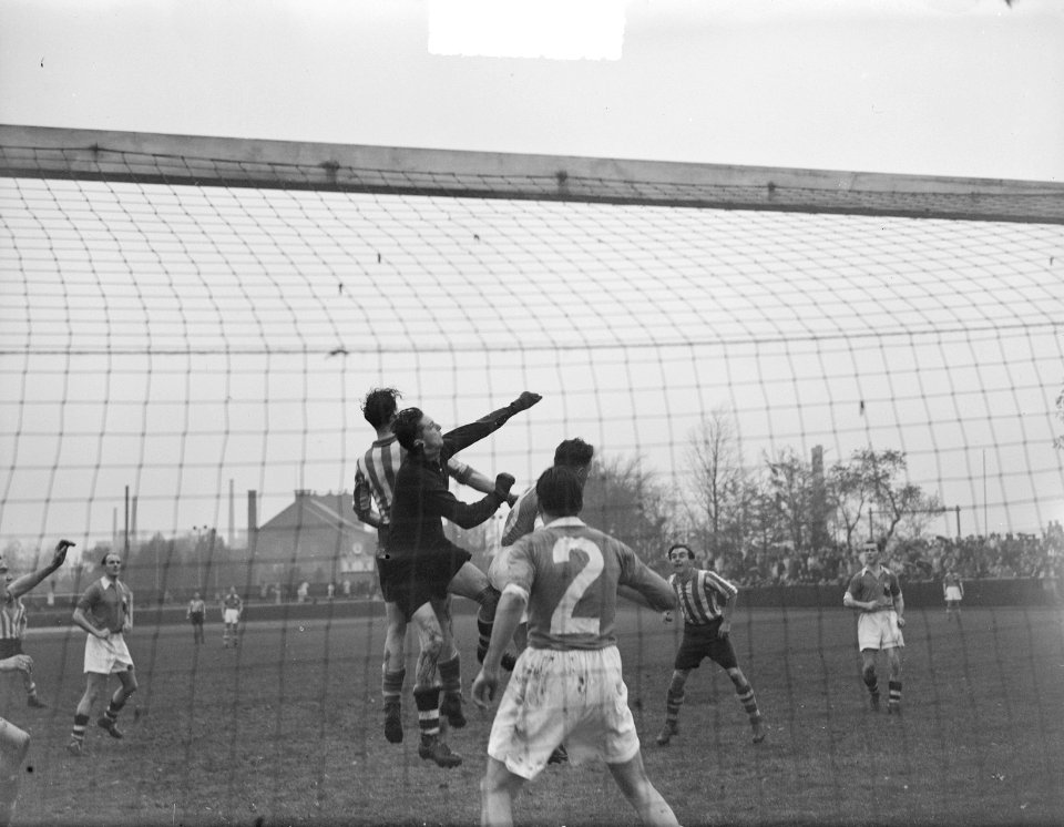 PSV tegen Longa 0-1, Bestanddeelnr 903-0881