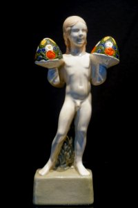 Putti by Ernst Riegel, 1907-1911, earthenware - Museum Künstlerkolonie Darmstadt - Mathildenhöhe - Darmstadt, Germany - DSC06169
