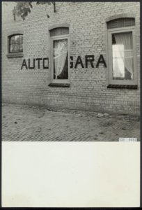 Putten. De garage van Willem Smienk aan de Dorpsstraat, omgebouwd tot woonhuis, Bestanddeelnr 120-0492