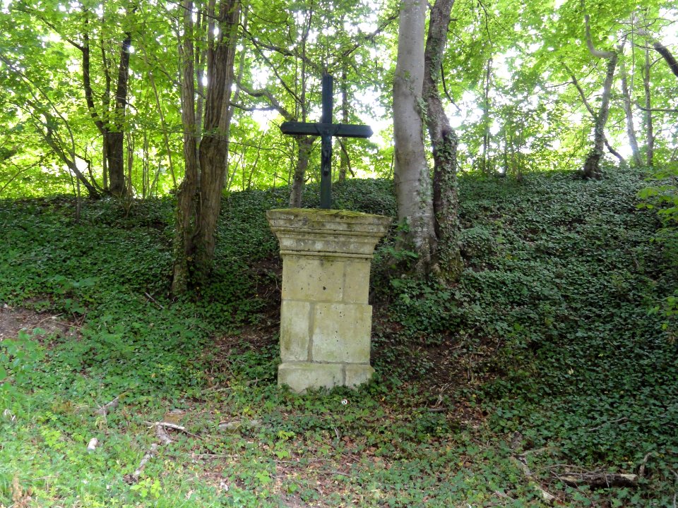 Puiseux-en-Retz (Aisne) croix de chemin, B