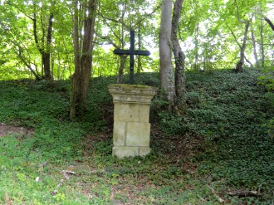 Puiseux-en-Retz (Aisne) croix de chemin, B