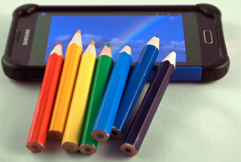 Colors screen colored pencils