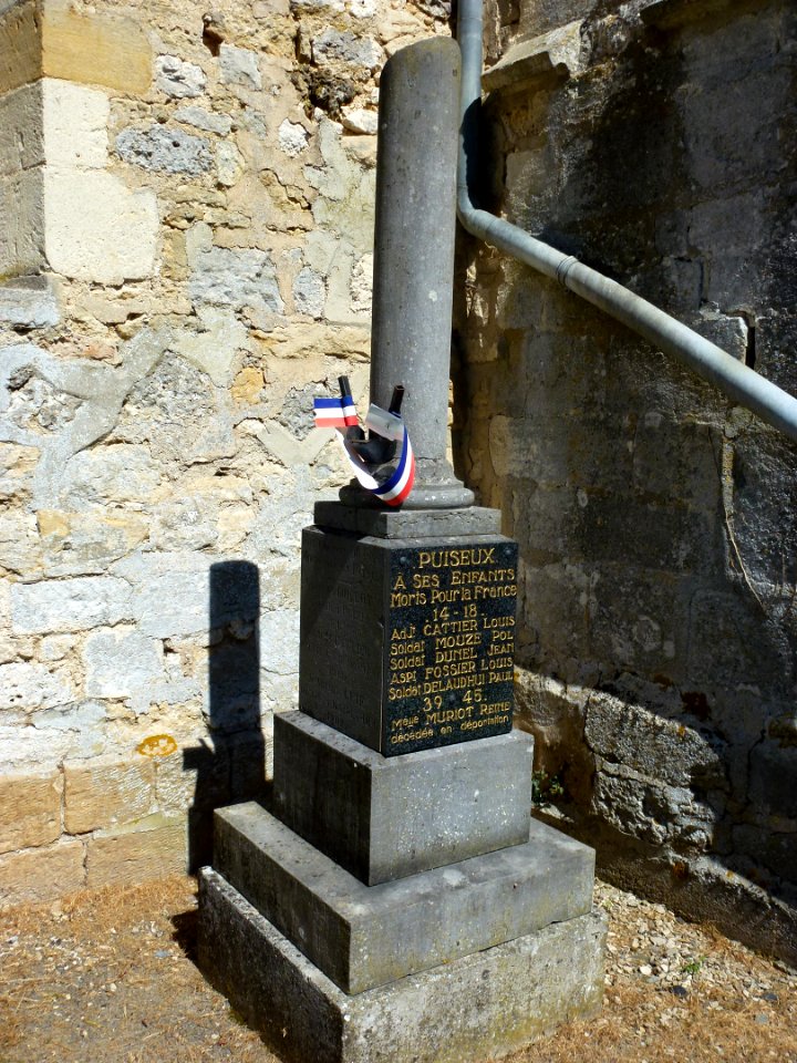 Puiseux (Ardennes) monument aux morts