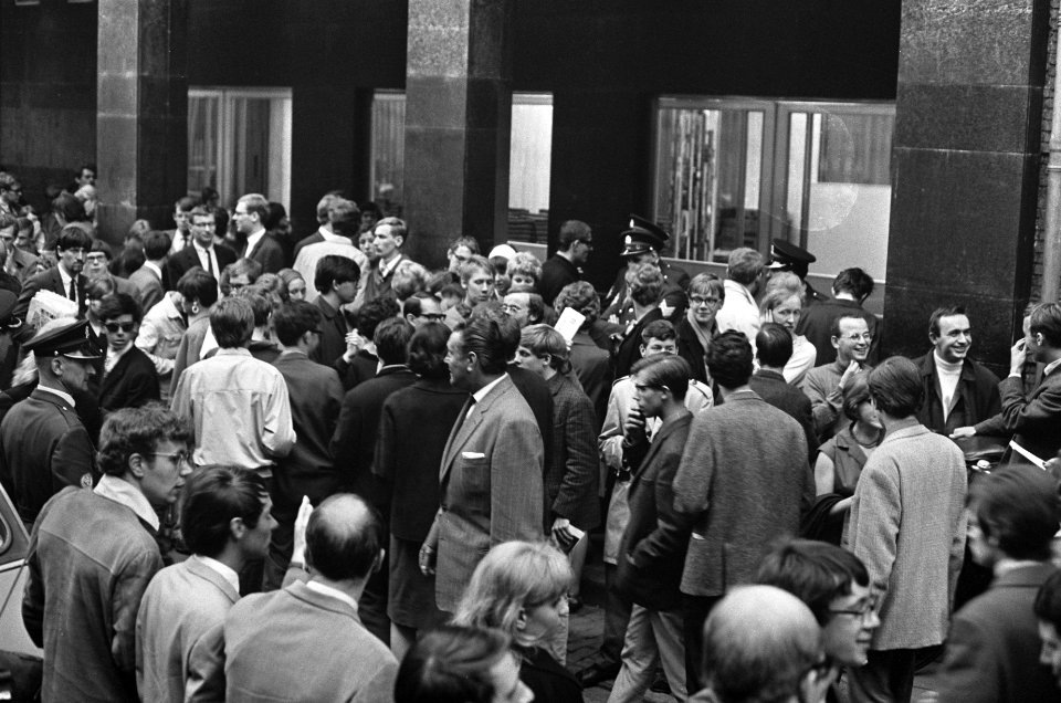 PvdA-congres in Krasnapolski te Amsterdam, opdracht, Bestanddeelnr 919-1628