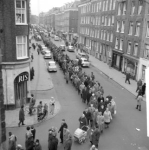 PvdA-demonstratie in Den Haag tegen het beleid ten aanzien van Nieuw-Guinea, Bestanddeelnr 913-7724