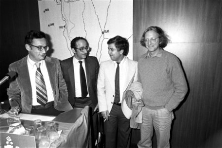 PvdA-conferentie over Midden-Oosten in Amsterdam, prof Emmanuel Sivan , Ali El , Bestanddeelnr 931-1635