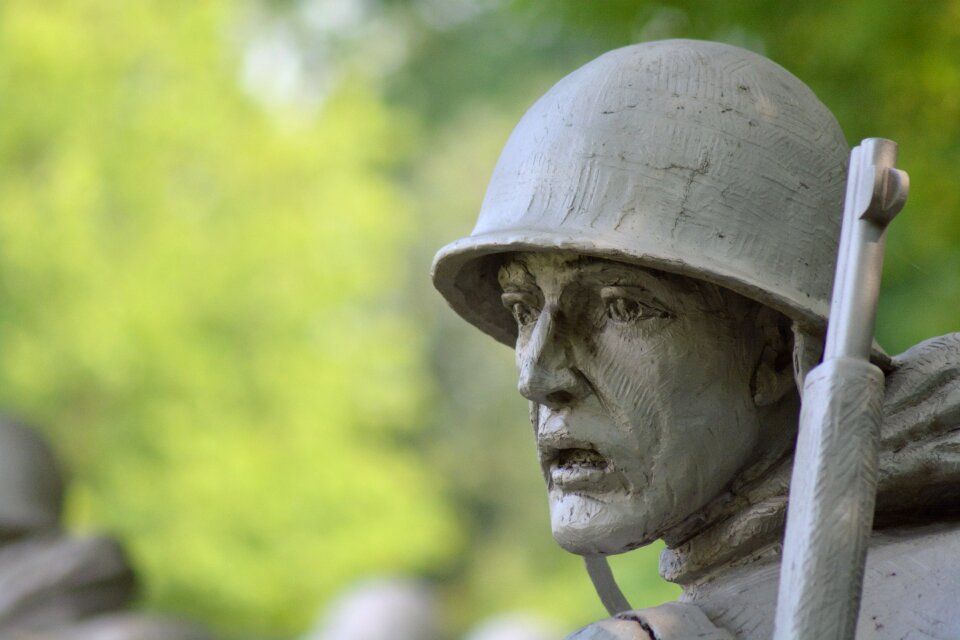 Washington monument soldier