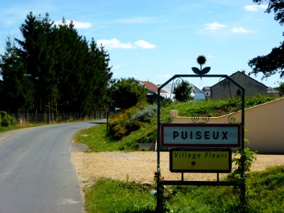Puiseux (Ardennes) city limit sign