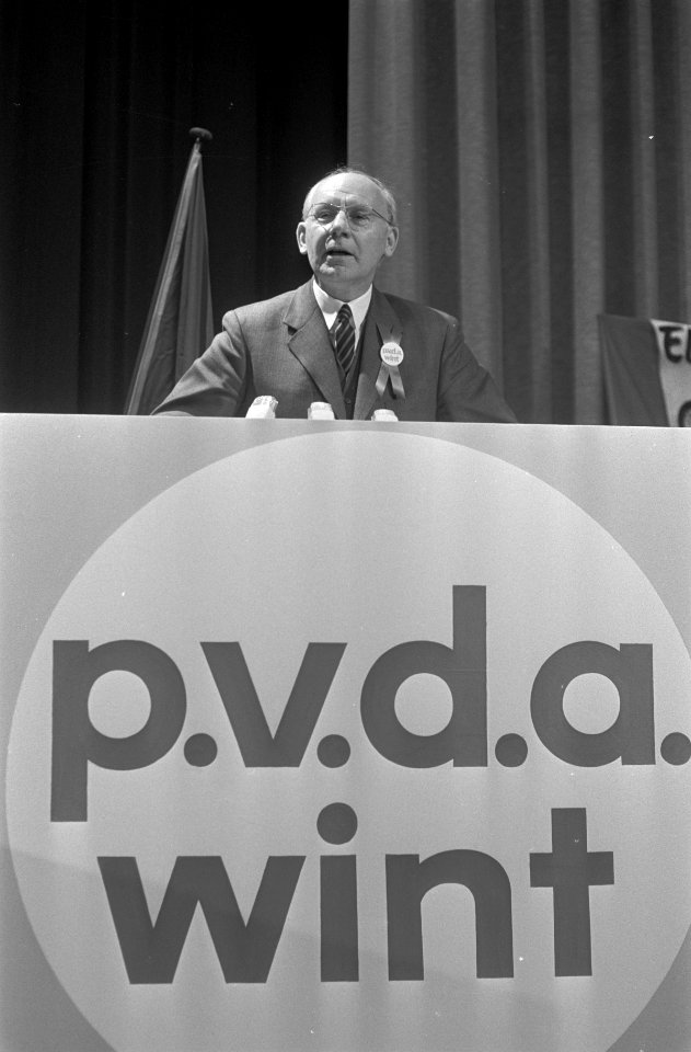 PvdA-congres in RAI, Amsterdam A. Vondeling aan het woord, Bestanddeelnr 924-2371