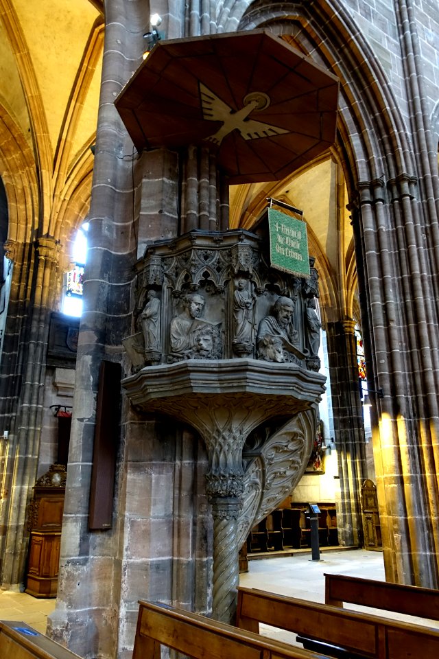 Pulpit - St. Lorenz church - Nuremberg, Germany - DSC01641