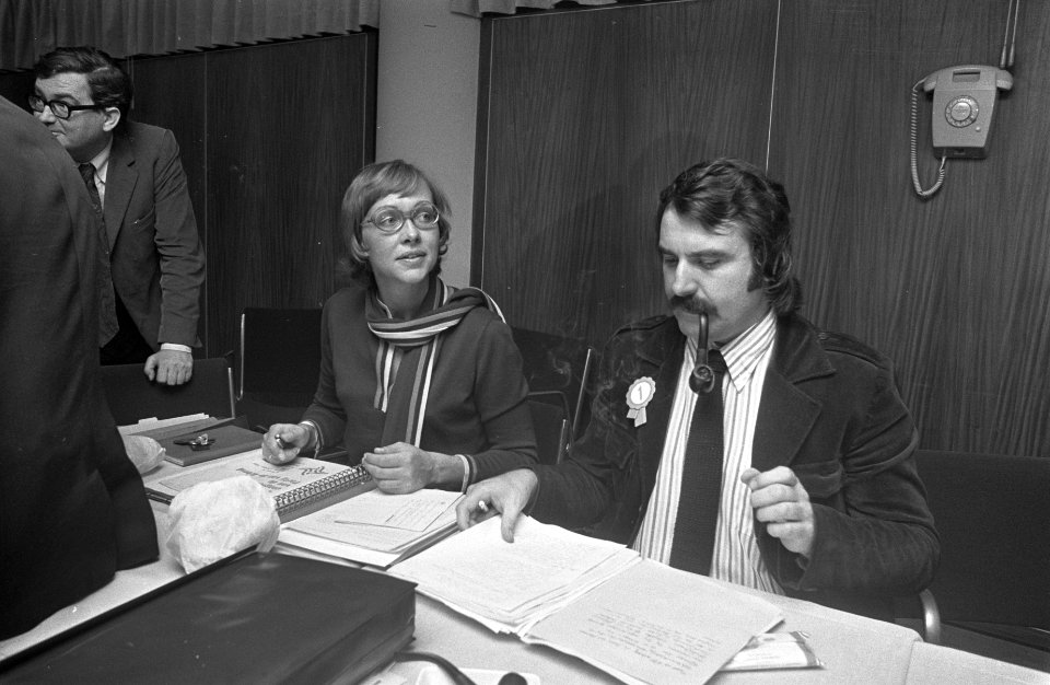PvdA-congres in Den Haag , Van der Louw en Ruby van der Scheer (D66), Bestanddeelnr 925-9346