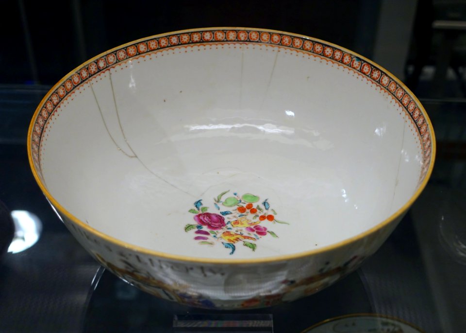 Punch bowl with John Wilkes, China, hard paste porcelain, overglaze enamels, gilt, HD 55.128, view 2 - Flynt Center of Early New England Life - Deerfield, Massachusetts - DSC04807