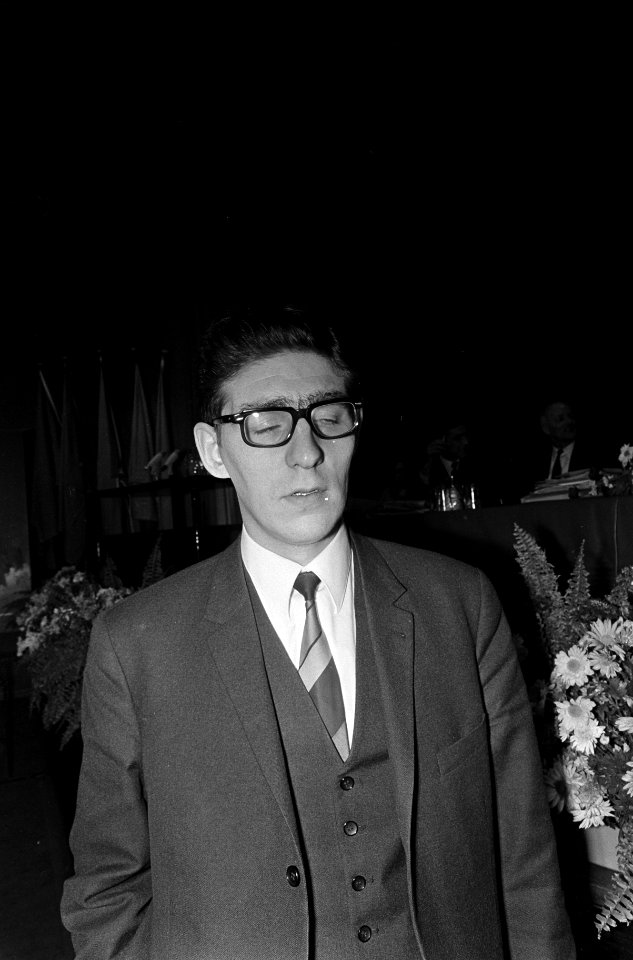 PVDA-congres in de RAI. Nummers 9.10 C. G. Baan , penningmeester PVDA, Bestanddeelnr 920-8772