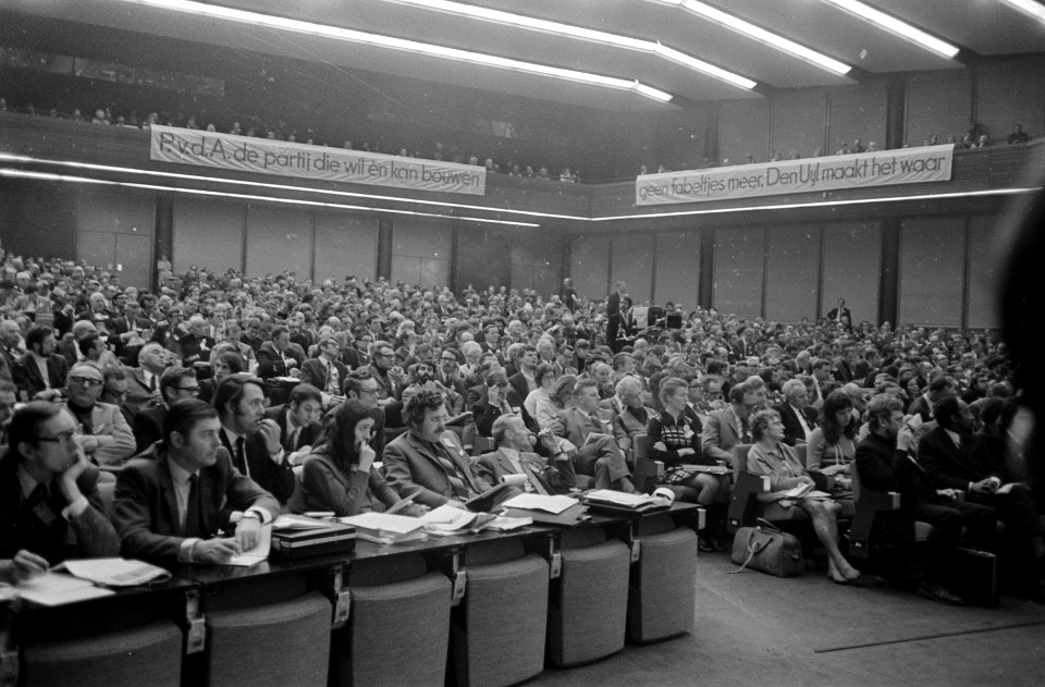 PvdA-congres in RAI, Amsterdam, Bestanddeelnr 924-2374