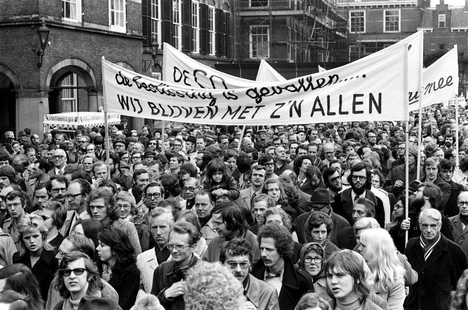 PTT-ambtenaren demonstreren in Den Haag tegen spreiding en overplaatsing (oa n, Bestanddeelnr 927-8896