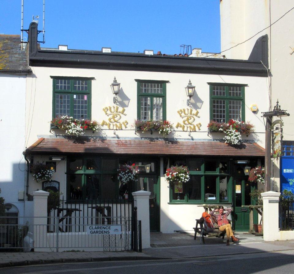 Pull and Pump pub, Clarence Gardens, Brighton (September 2015)